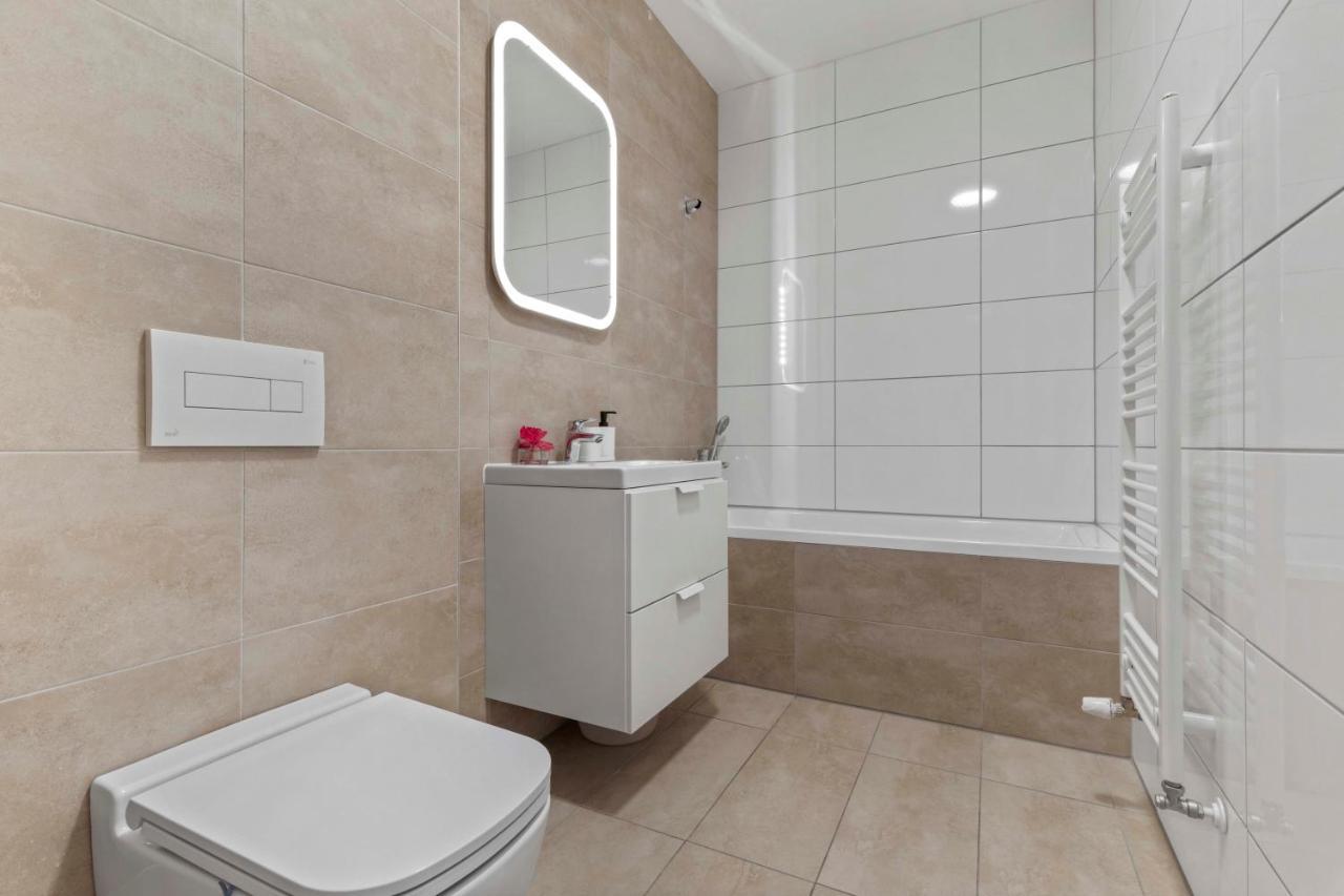 Ah Proxenta Apartment Братислава Екстериор снимка
